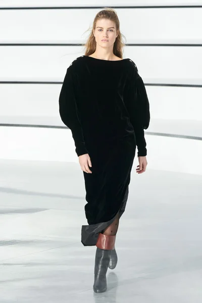 Look 63